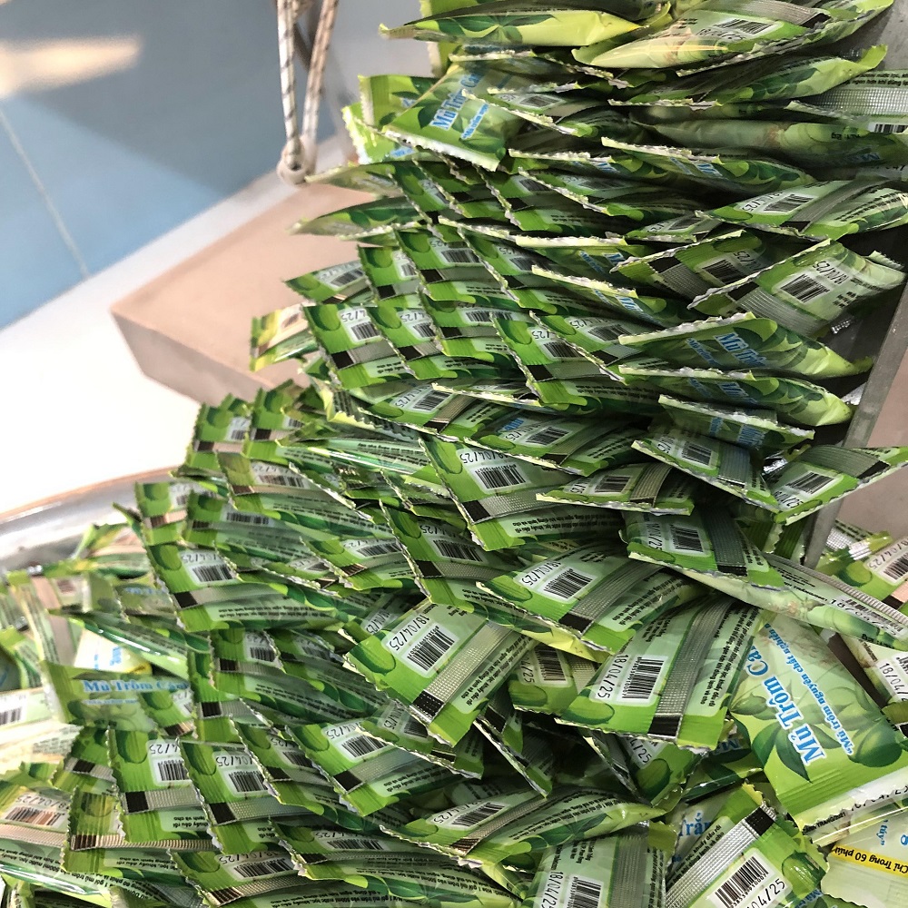 GÓI MỦ TRÔM CÁNH TRẮNG.